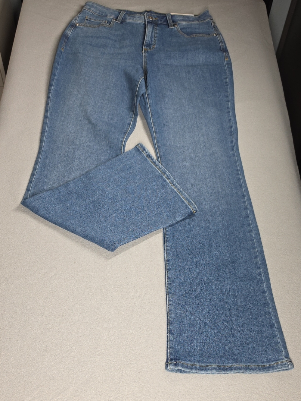 NWT Size 12 Style & CO Curvy Bootcut Midrise Women's Light Blue Jeans